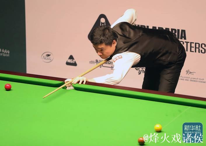 丁俊晖以5-2击败马奎尔 成功挺进斯诺克沙特大师赛16强 丁俊晖以5-2击败马奎尔 成功挺进斯诺克沙特大师赛16强