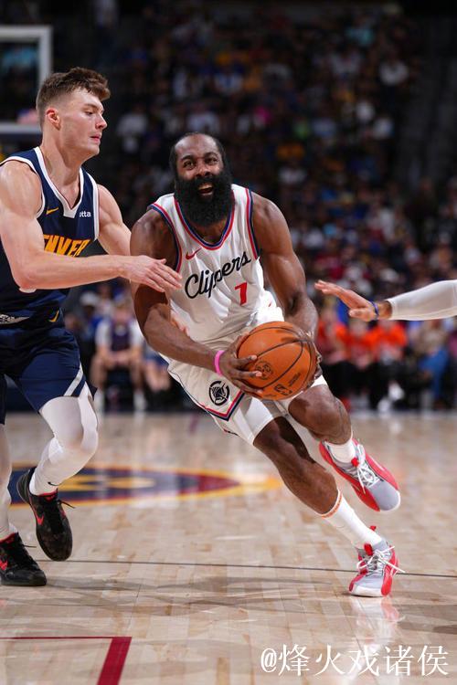 哈登23+16完胜约基奇41分 快船力克掘金致对手两连败